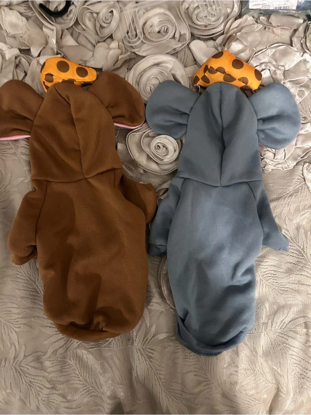 Halloween costumes for puppy’s Size xs/s 2 mice